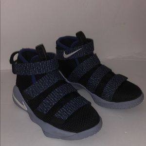 Nike Lebron Soldier XI